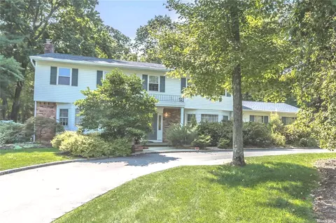 3 Rodsfield Ct, Huntington, NY 11743