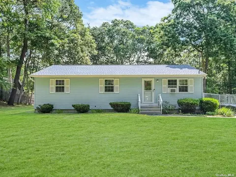 166 Brookhaven, Flanders, NY 11901