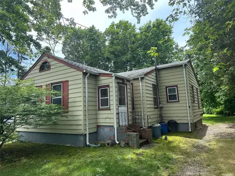 126 Patton Ave, Wyandanch, NY 11798