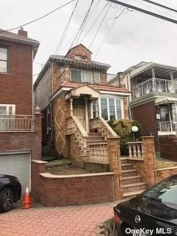 925 E 46th St, Brooklyn, NY 11203