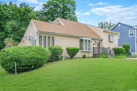 37 Cleary Rd, Ronkonkoma, NY 11779
