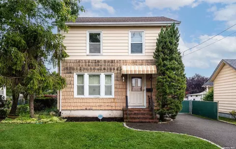 58 Westbury Ave, Mineola, NY 11501