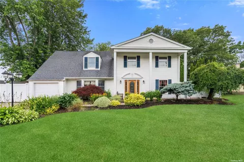 253 Thunder Rd, Holbrook, NY 11741
