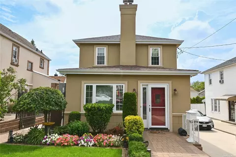 13-16 142nd St, Whitestone, NY 11357