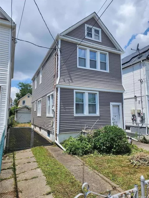 107-32 130th St, South Richmond Hill, NY 11419