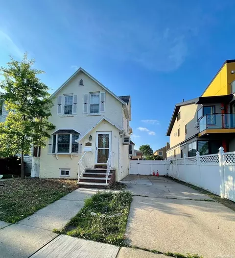 150-19 25th Ave, Whitestone, NY 11357