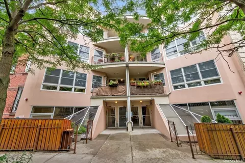 372 12th St #1, Brooklyn, NY 11215
