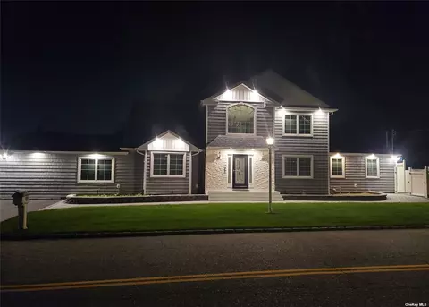 4 Knickerbocker Ave, Holbrook, NY 11741