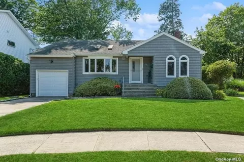 1406 Van Nostrand Pl, Merrick, NY 11566
