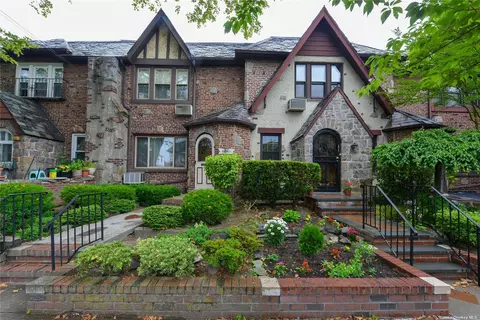29-17 166 St, Flushing, NY 11358