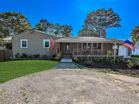 1150 Terry Rd, Ronkonkoma, NY 11779