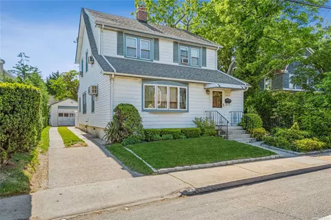 353 Ocean Ave, Malverne, NY 11565