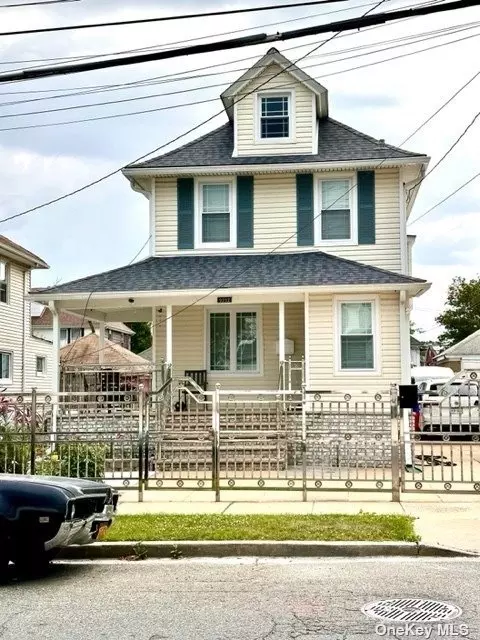 92-32 212 St, Queens Village, NY 11428