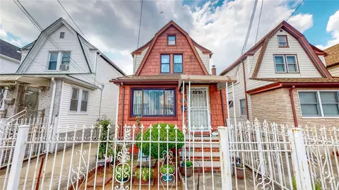 95-20 134th St, Richmond Hill, NY 11418