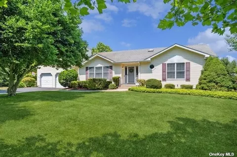 68 Timothy Ln, Jamesport, NY 11947
