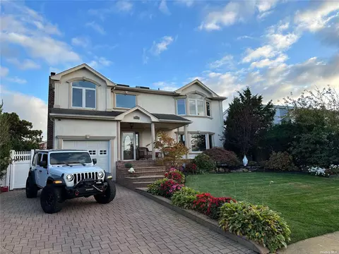 3195 Lydia Ln, Bellmore, NY 11710