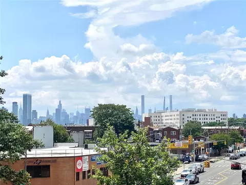 60-11 Broadway #3T, Woodside, NY 11377