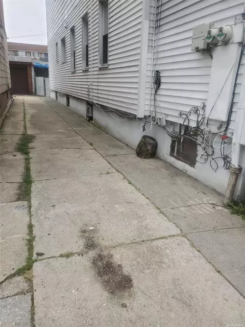 1362 E 93rd St, Brooklyn, NY 11236