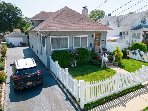 2911 Yale Pl, Baldwin, NY 11510