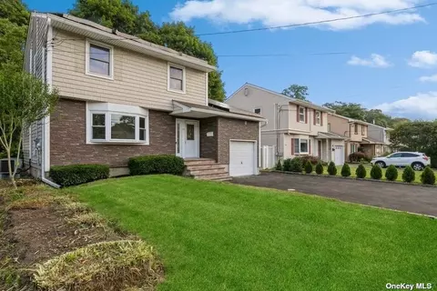 29 E 22nd St, Huntington Station, NY 11746