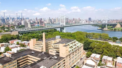 19-19 24th Ave #R115, Astoria, NY 11102