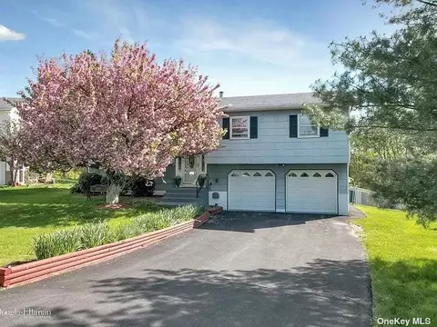 14 Millard Cir, Monroe, NY 10950
