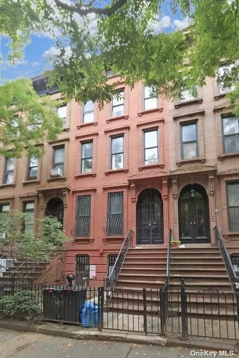 352 Putnam Ave, Brooklyn, NY 11216