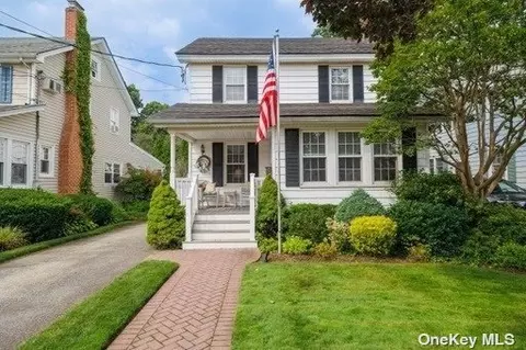 109 Pine St, Rockville Centre, NY 11570