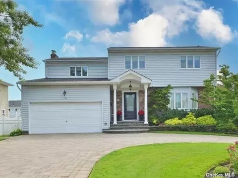 236 Biltmore Blvd, Massapequa, NY 11758