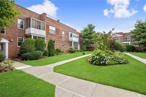 284 Central Ave #B5, Lawrence, NY 11559