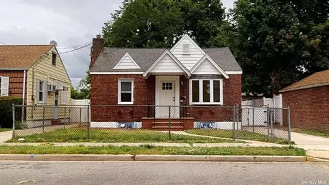 109 Ash St, Valley Stream, NY 11580
