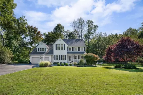 48 Southdown Rd, Huntington, NY 11743