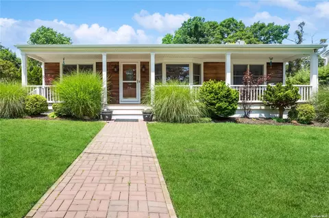 125 Freya Rd, Rocky Point, NY 11778