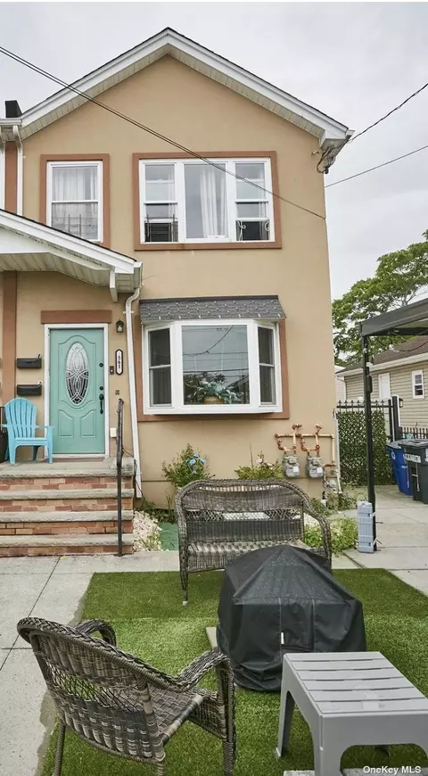 561 Beach 43rd St, Far Rockaway, NY 11691