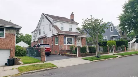 11-08 147th St, Whitestone, NY 11357