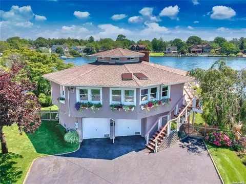 8 Inlet Vw, Bay Shore, NY 11706