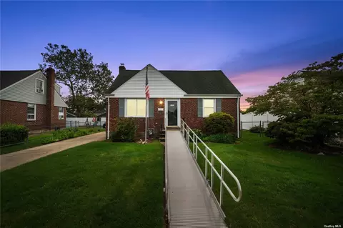 2404 Jefferson St, East Meadow, NY 11554