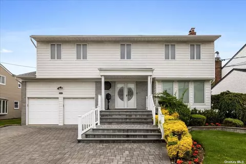 787 Arbuckle Ave, Woodmere, NY 11598