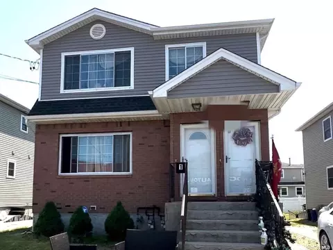 62-11 Almeda Ave, Arverne, NY 11692