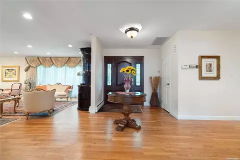 155 Elm Dr, East Hills, NY 11576