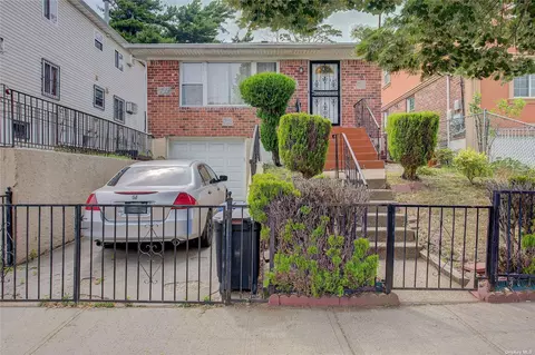 130-44 129th St, South Ozone Park, NY 11420