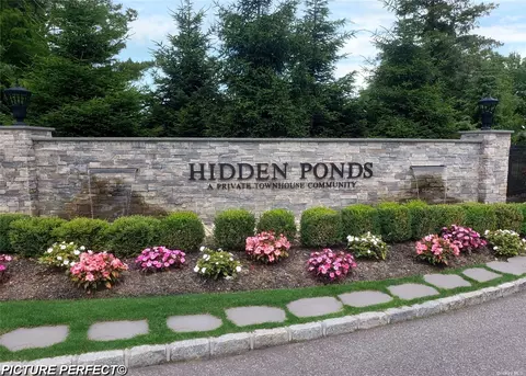 171 North Ln #171, Smithtown, NY 11787