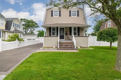 314 S Broadway, Lindenhurst, NY 11757