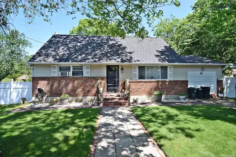 47 Wilson Ave, Deer Park, NY 11729