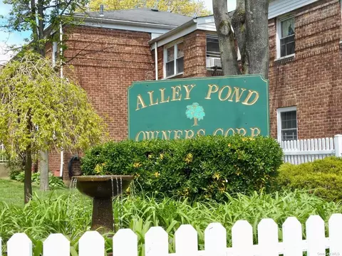 224-61 Kingsbury Ave #B, Bayside, NY 11364