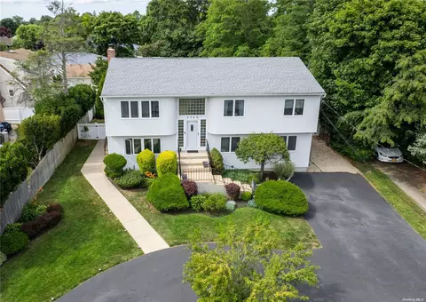 2725 Saw Mill Rd, North Bellmore, NY 11710