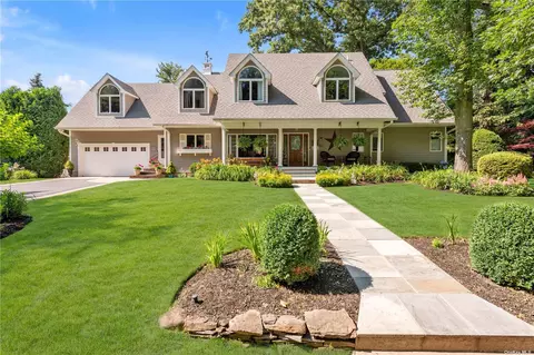 45 Mar Kan Dr, Northport, NY 11768