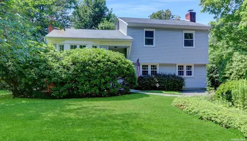 211 Glenwood Ln, Port Jefferson, NY 11777