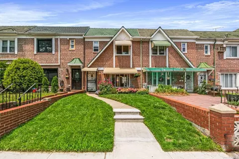 82-79 61st Rd, Middle Village, NY 11379