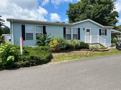 1661-321 Old Country Rd, Riverhead, NY 11901